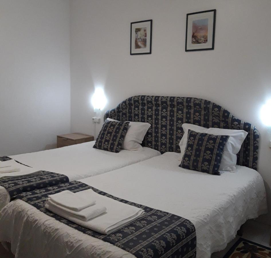 Residencial Antonio Mocisso Guesthouse 엘바스 외부 사진