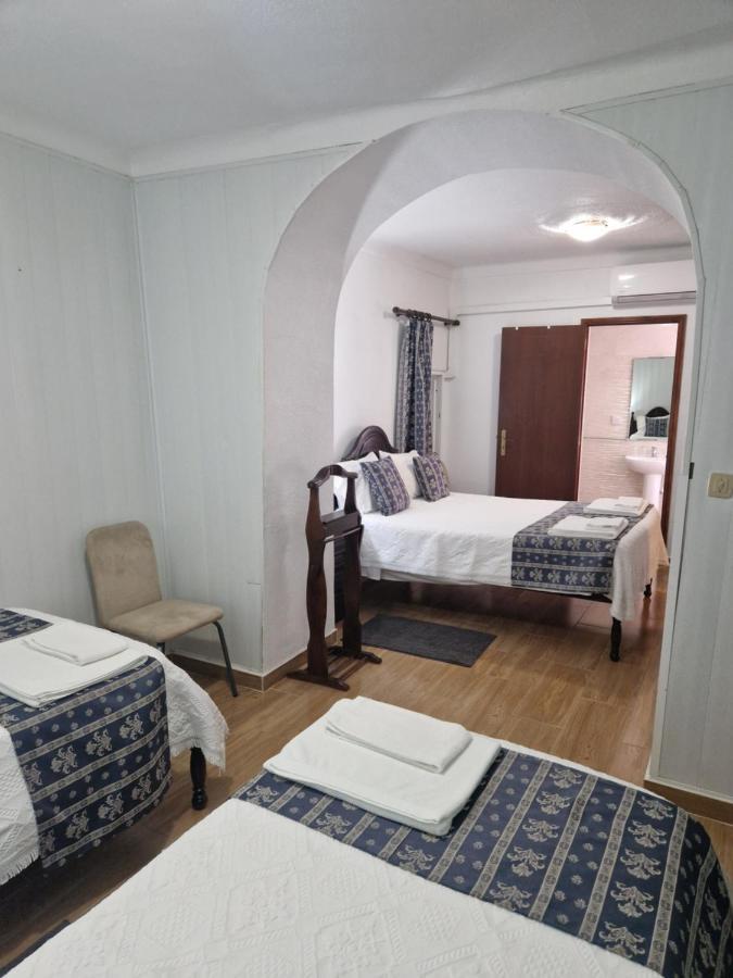 Residencial Antonio Mocisso Guesthouse 엘바스 외부 사진
