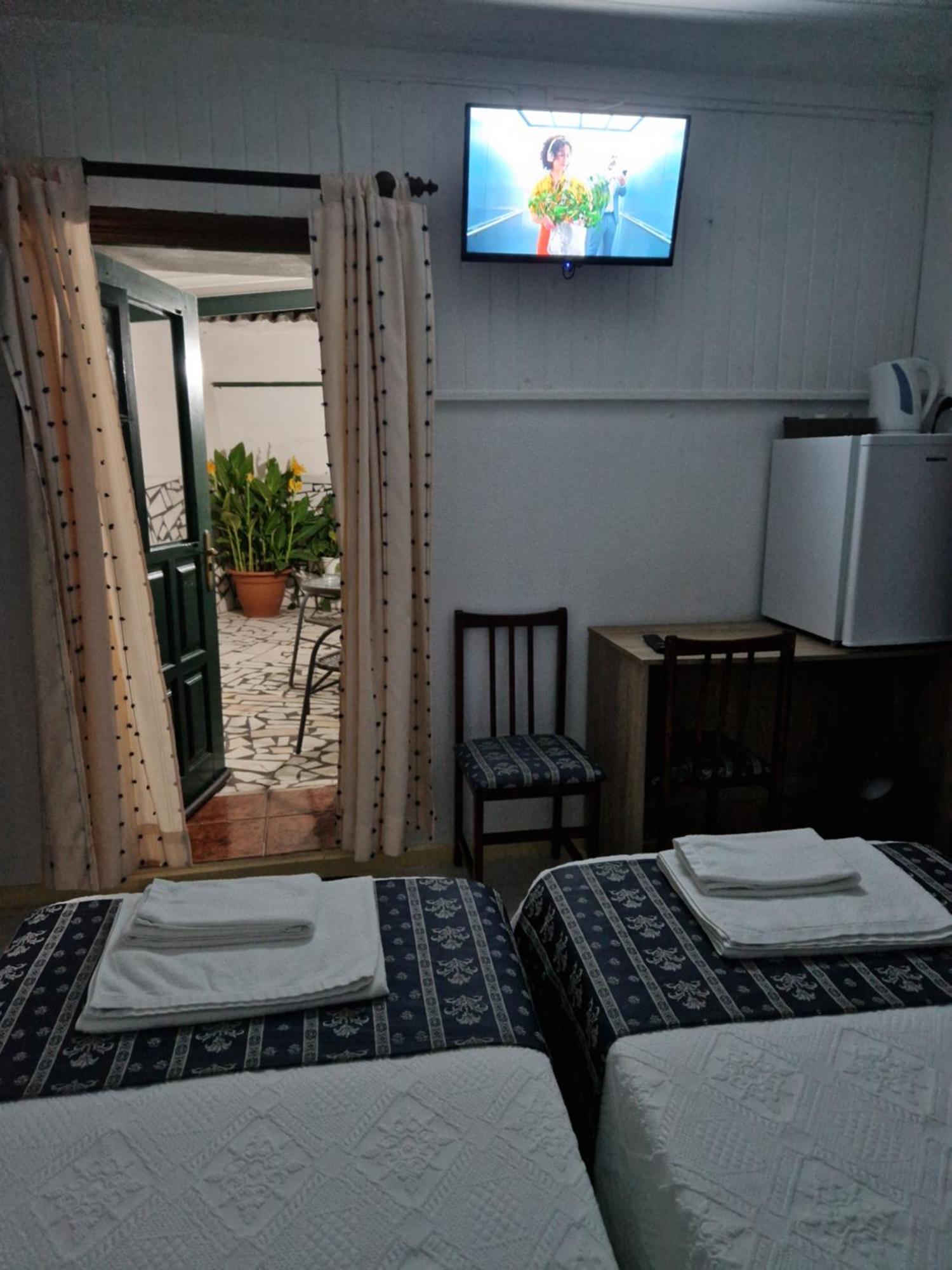 Residencial Antonio Mocisso Guesthouse 엘바스 외부 사진