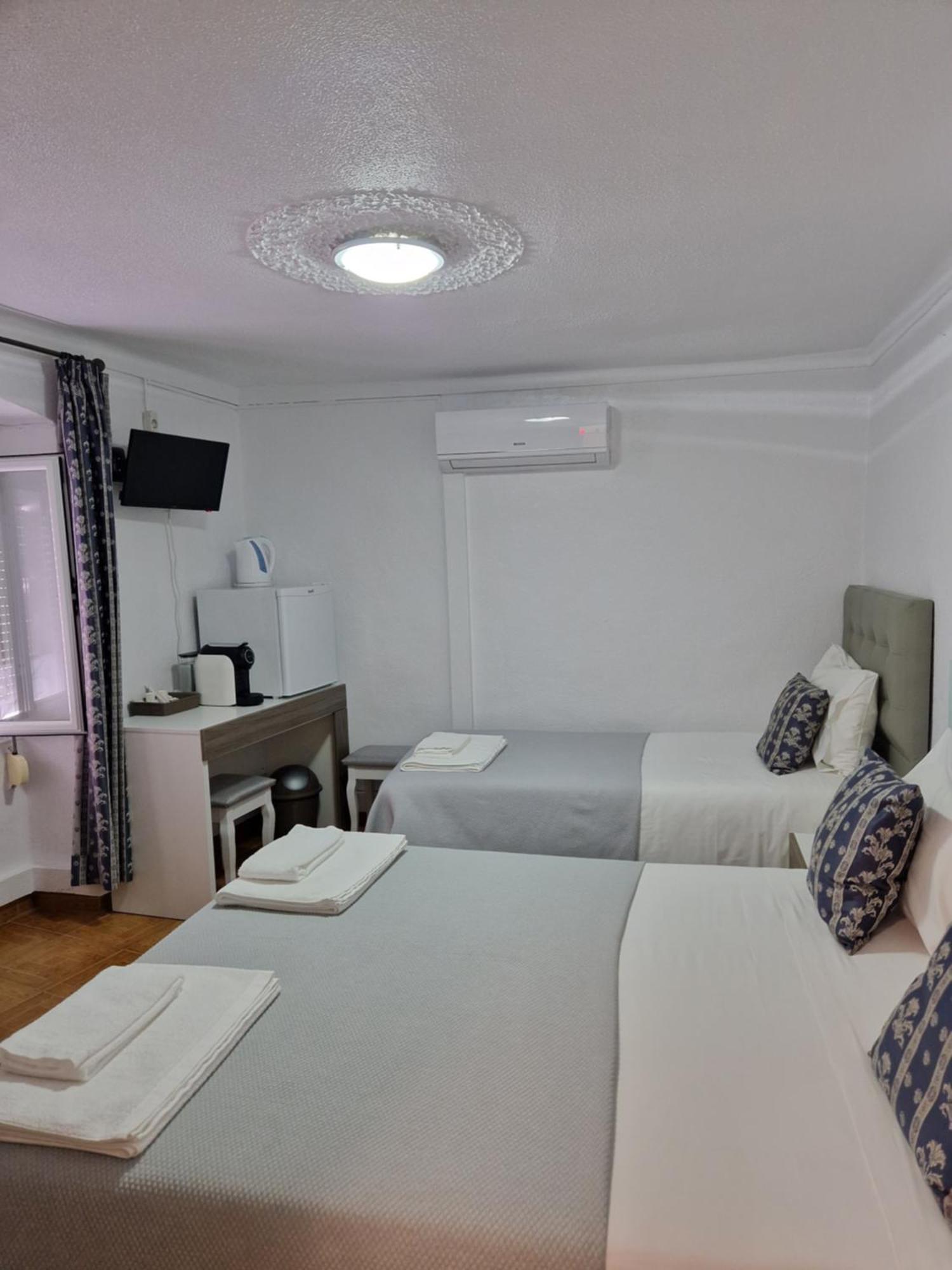 Residencial Antonio Mocisso Guesthouse 엘바스 외부 사진