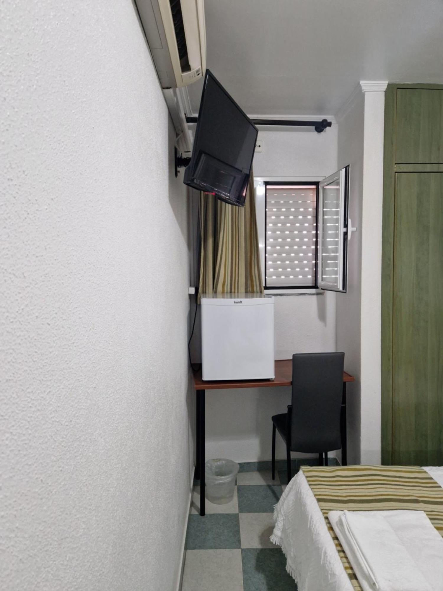 Residencial Antonio Mocisso Guesthouse 엘바스 외부 사진
