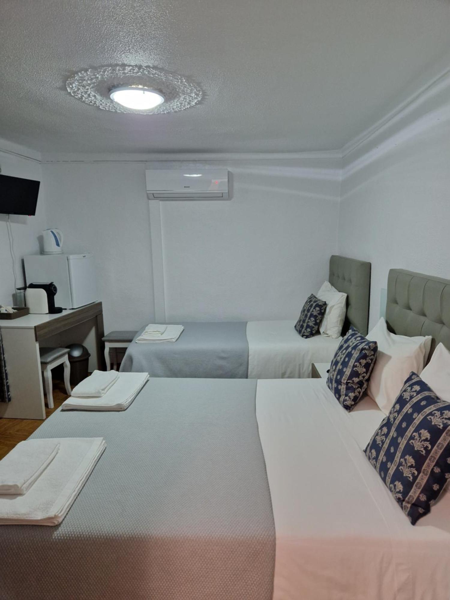 Residencial Antonio Mocisso Guesthouse 엘바스 외부 사진