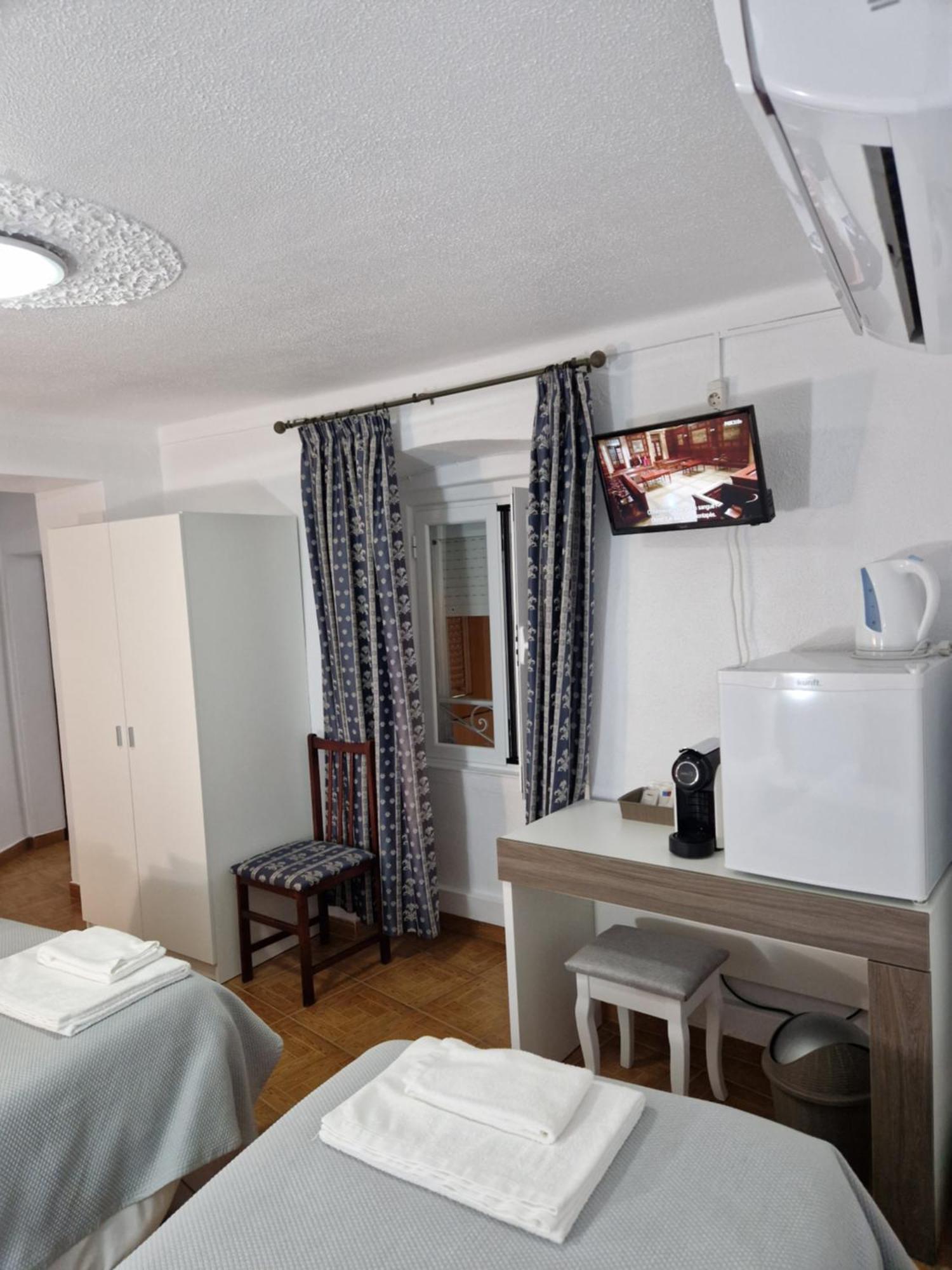 Residencial Antonio Mocisso Guesthouse 엘바스 외부 사진