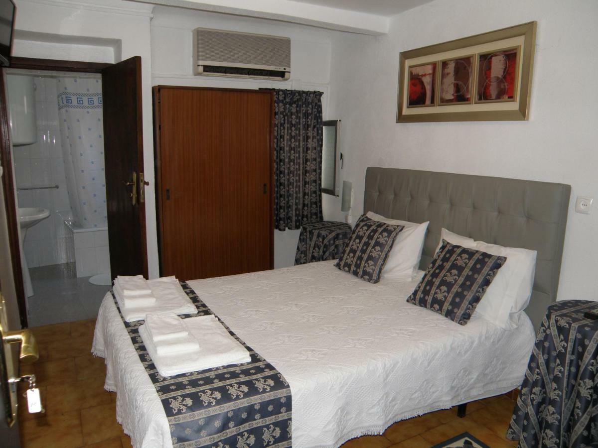 Residencial Antonio Mocisso Guesthouse 엘바스 외부 사진